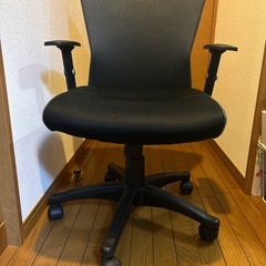 肘付きワークチェア
の画像