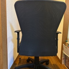 肘付きワークチェア
の画像