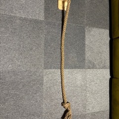 　ねこの木製壁掛け猫捕獲ポールの画像