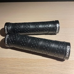 新品 クロスバイク用 筒型グリップ バーテープダブルロックオンの画像