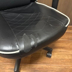 ゲーミングチェア（仕事用にも）の画像