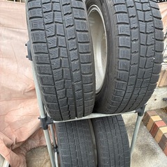 スタッドレスタイヤ205/60R16の画像