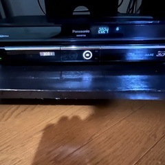 テレビ、テレビ台、録画機器の画像