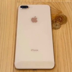 ✨iPhone 8 PIus ゴールド✨SlMフリーの画像