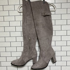 💛ニ－ハイブ－ツ グレー 25.5cmの画像