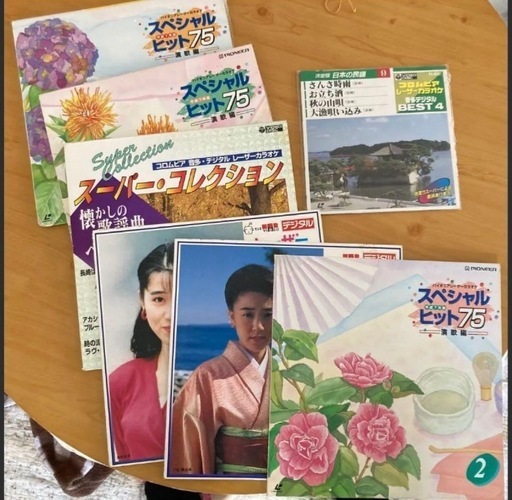 昭和歌謡、演歌カラオケレーザーディスク 9枚 、DVDディスク 10枚