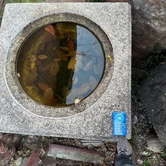 和風のお庭に！銀閣寺型手水鉢の画像