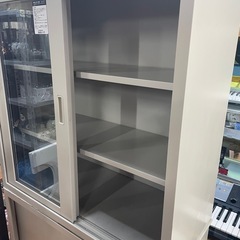 ☆コクヨ ガラス扉引き違いローキャビネット 書庫 S-335GF1C 鍵付きの画像