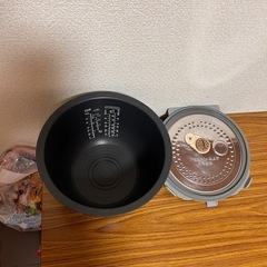 TOSHIBA 真空圧力IHジャー炊飯器 RC-18VQK 1.8L 10合の画像