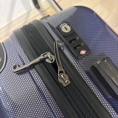 キャリーケース、スーツケースの画像