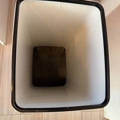 Qurra 気配り上手なゴミ箱さんの画像