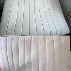 ダブルベッド、マットレスの画像