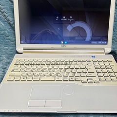 【中古ノートパソコン】 LIFEBOOK FMVA77EW アーバンホワイトの画像