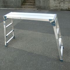 アルインコの『 伸縮脚付アルミ足場台、洗車台1012型 PXGE1012FX 』の画像