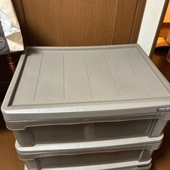 3段クリアケースの画像