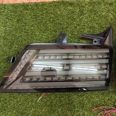 30アルファード後期　ヴァレンティテールランプの画像