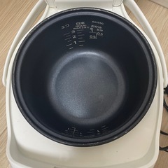 TIGER マイコン炊飯ジャー JAI-R551 ホワイト 3合炊きの画像