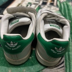 adidas スタンスミス 子供 16cm
の画像