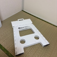 【12月受取希望】持ち運びしやすい折り畳み踏み台の画像