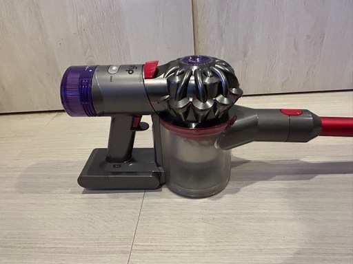 Dyson V8 Slim Fluffy (しお) 川崎の生活家電《掃除機》の中古あげます