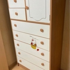 引出しタイプの洋服ダンスの画像