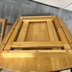 折りたたみ机の画像