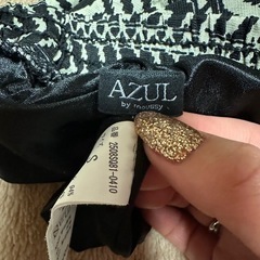 AZUL by moussy S ロングスカート 白×黒 ジグザグ柄 ウエストゴム の画像