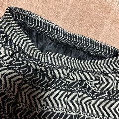 AZUL by moussy S ロングスカート 白×黒 ジグザグ柄 ウエストゴム の画像