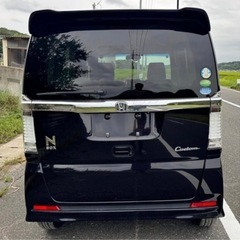 ホンダ　NBOXカスタム ⭐️車検満タン2年付⭐️ 禁煙車　ナビbluetooth ＥＴＣ　電動スライドドア　バックカメラ　オートエアコン　ＨＩＤヘッドライト　純正１４インチＡＷ　横滑り防止装置　プッシュスタート＆スマートキーの画像