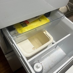 冷蔵庫【Hisense】358L の画像