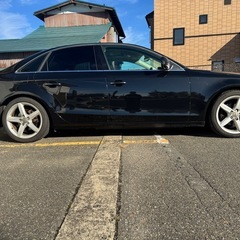 アウディa4セダン　車検長い　値下げしますの画像