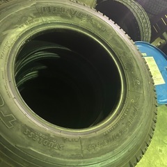 4tベースの3tトラック用スタッドレスの画像