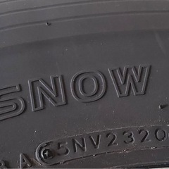 4tベースの3tトラック用スタッドレスの画像