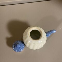 陶器の醤油さしの画像