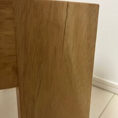 木製椅子の画像