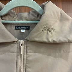 【BeBe】 ベージュ 中綿 ジップアップ お上品 コート 130㎝の画像