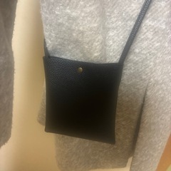 斜めがけバックの画像