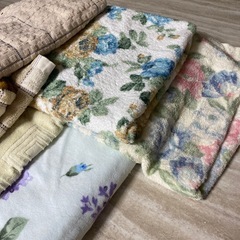 タオルケット1枚と大判タオル5本の画像