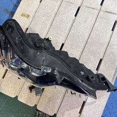 レクサスIS 右ヘッドライトの画像