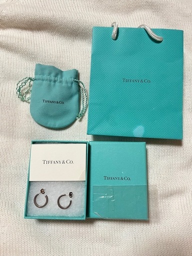 Tiffany & Co.フープピアス