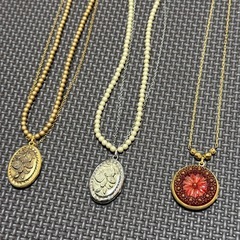 選べるクリスマスプレゼント☆ロケットペンダント☆カメオ風とヨーロピアンカボションの画像