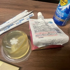 クッキー、蒟蒻ゼリー、レモンゼリー、焼き菓子、カフェラテ、缶コーヒー、砂糖、後の月の画像