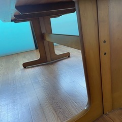 おおきなテーブルの画像