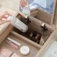 Erin ディスプレイ収納付きドレッサーテーブルの画像