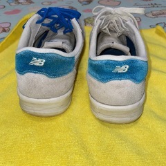 ニューバランスNB スニーカー CRT300GDの画像