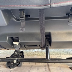 TOYOTA　200系ハイエース　セカンドシートの画像