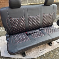 TOYOTA　200系ハイエース　セカンドシートの画像