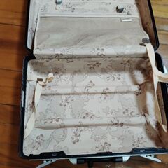 スーツケースの画像