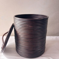 蓋付きゴミ箱の画像