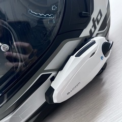 ヘルメット インカム付きの画像